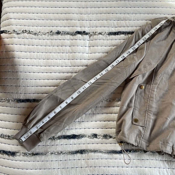 NWOT Daughters of the Liberation - Lightweight cropped jacket - Picture 13 of 14